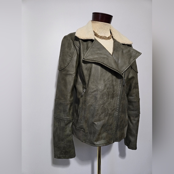 SAM EDELMAN Faux Leather Jacket with Cream Sherpa Collar. Size Large - Picture 2 of 15